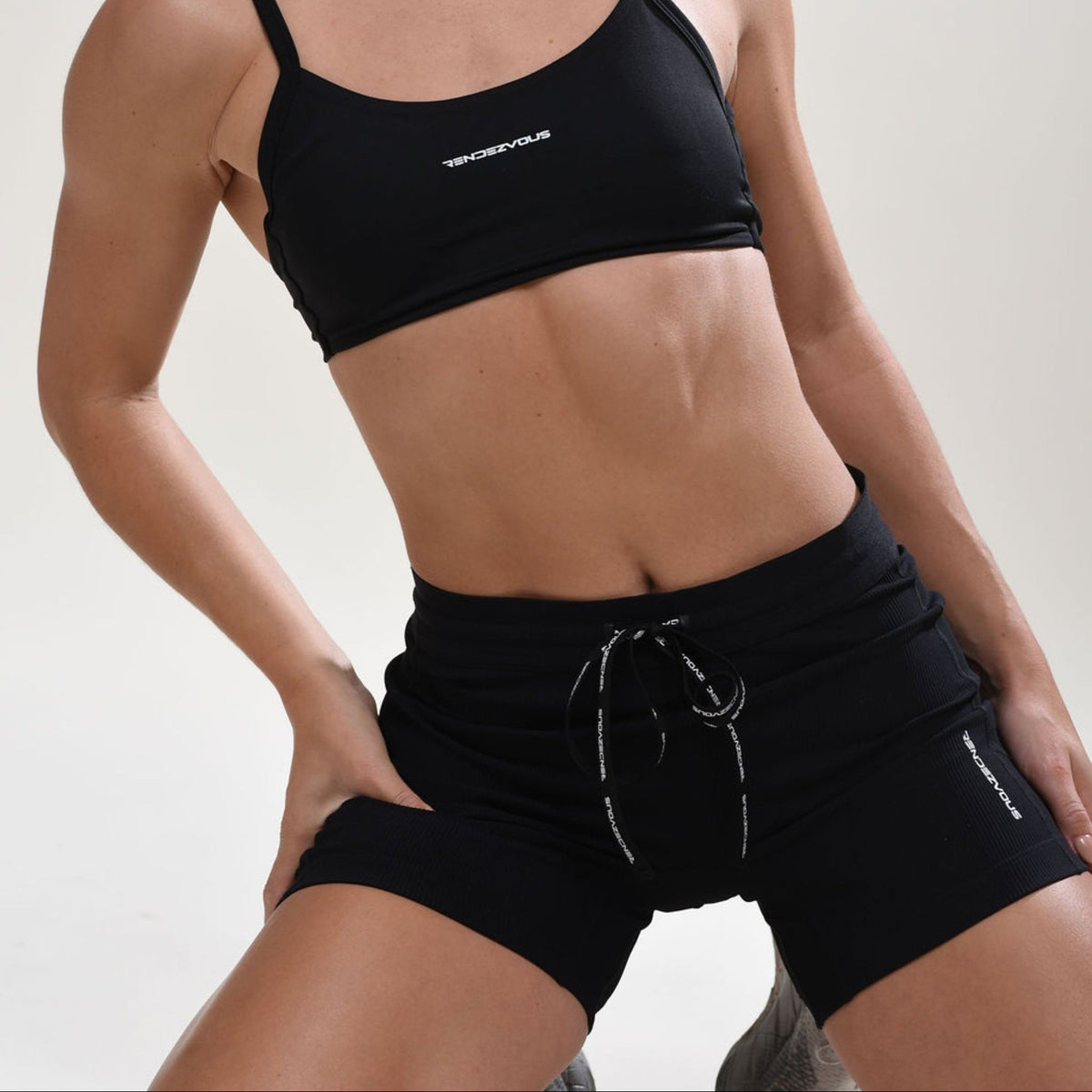 WOMEN'S HALF TIGHTS